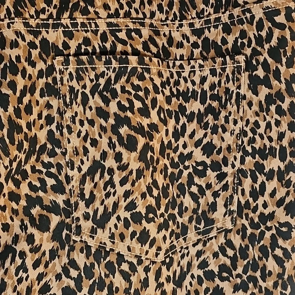 Nwt Terra & Sky 26W Leopard Straight Leg - Picture 9 of 10